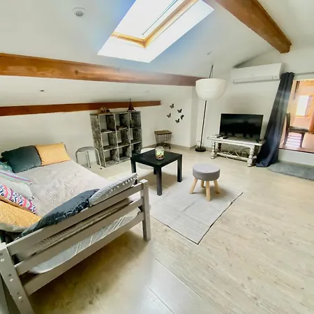 4p, 2 Chambres, Jardin, Piscine A Partager *