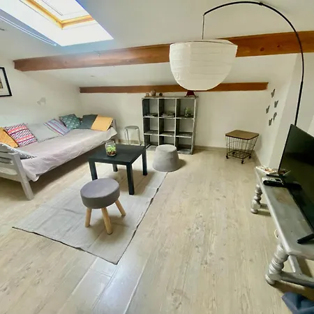 4p, 2 Chambres, Jardin, Piscine A Partager