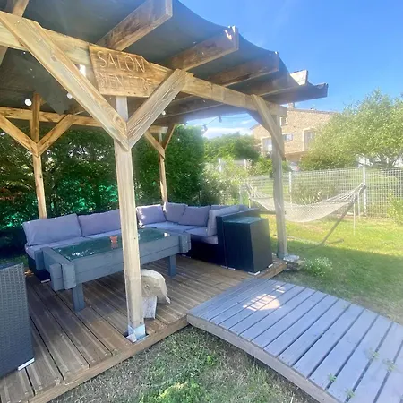 Apartment 4p, 2 Chambres, Jardin, Piscine A Partager